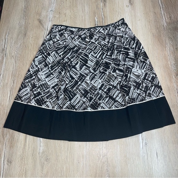 Talbots Women’s Black White Cotton Silk Blend Abstract Print Skirt Size 8 Petite - Picture 5 of 11